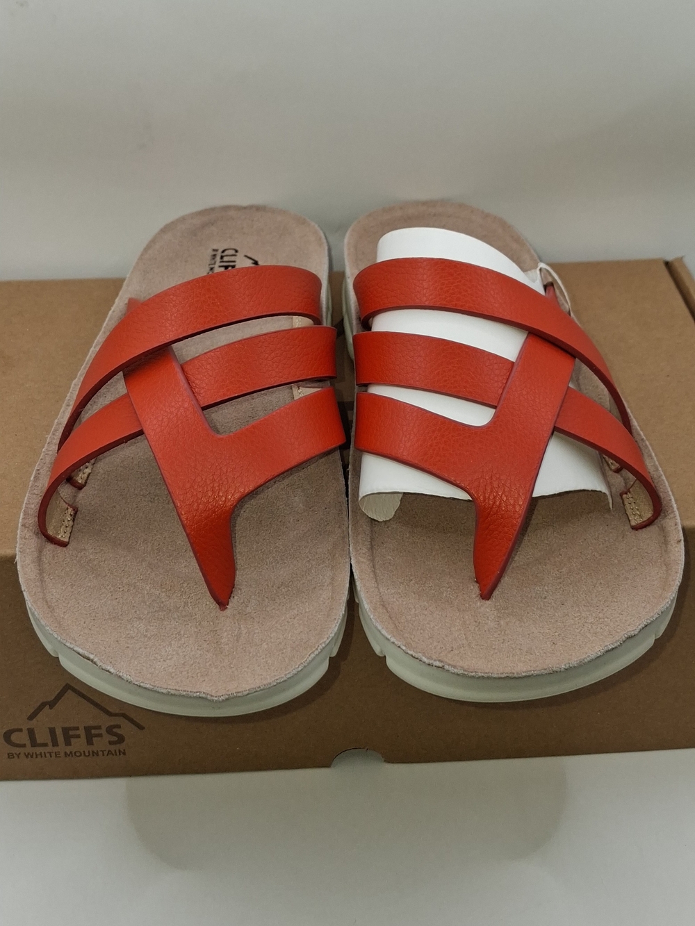 The White Mountain Bertina sandals in spice color, size 8, are a stylish slip-on - Picture 3 of 10